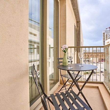Stylish Apartment In Tigne Point Слима Экстерьер фото