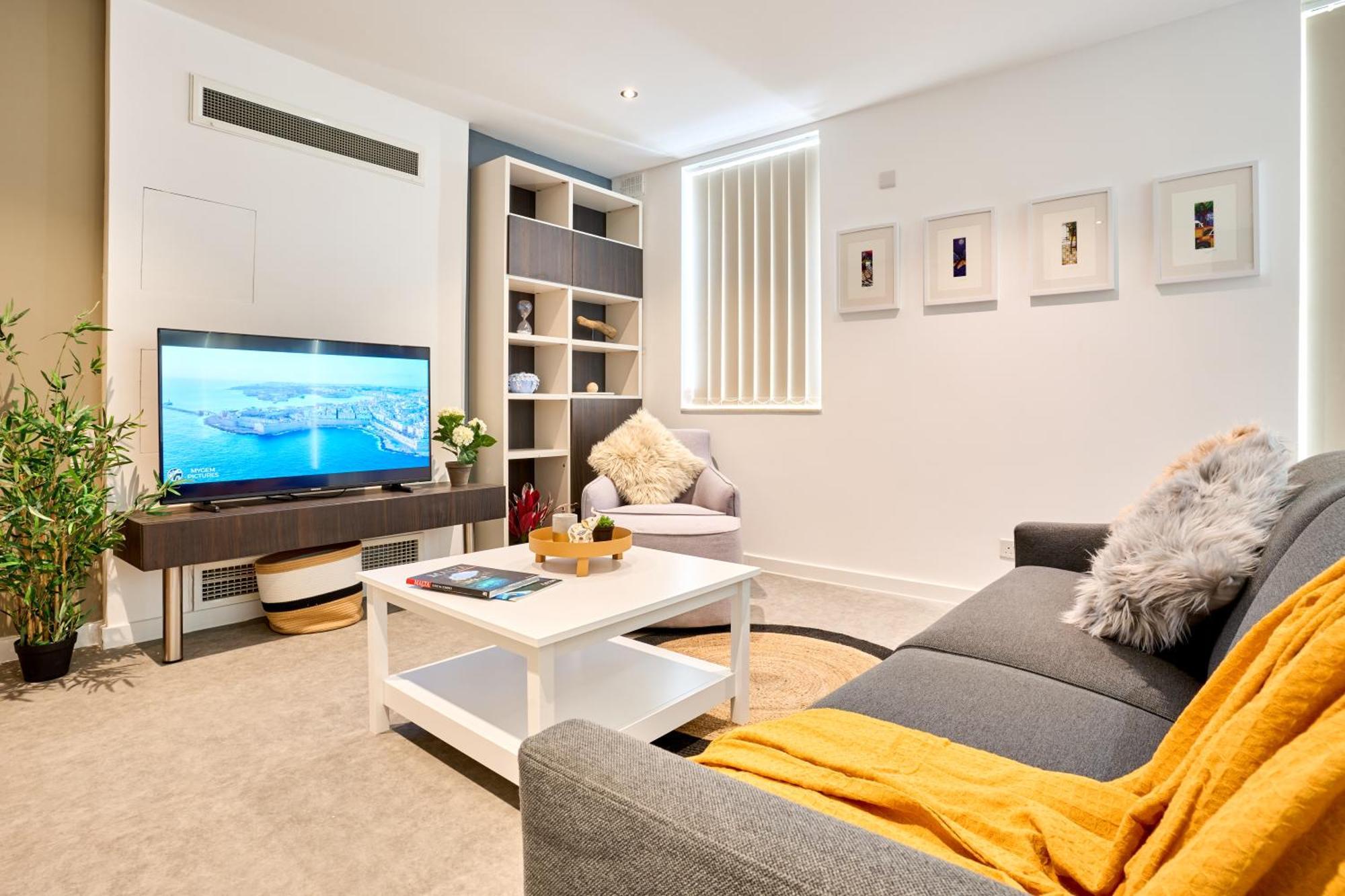 Stylish Apartment In Tigne Point Слима Экстерьер фото